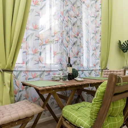 Apartment Jungle Design *