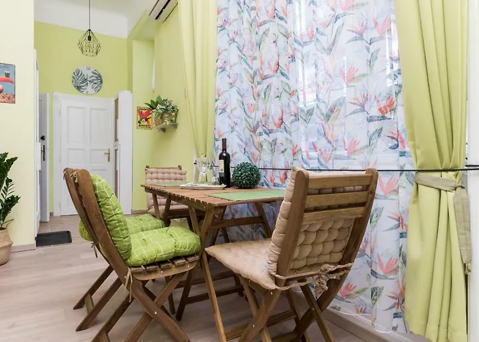 Appartement Design Near Keleti Railway Station *