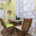 Apartament Design Near Keleti Railway Station *